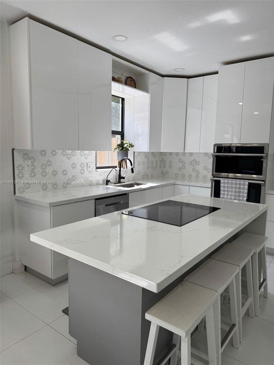 На продажу: $489,000 (3 спален, 2 ванн, 1706 Квадратных фут)