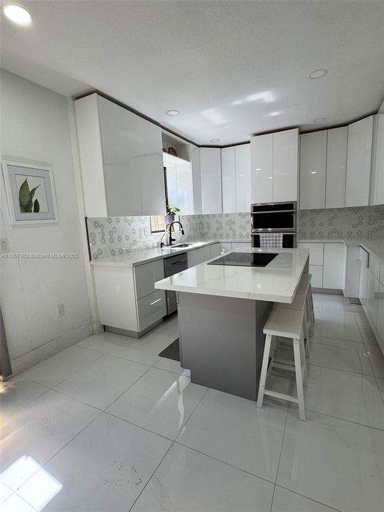 На продажу: $489,000 (3 спален, 2 ванн, 1706 Квадратных фут)