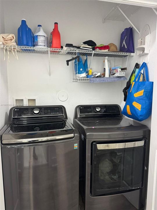 На продажу: $489,000 (3 спален, 2 ванн, 1706 Квадратных фут)