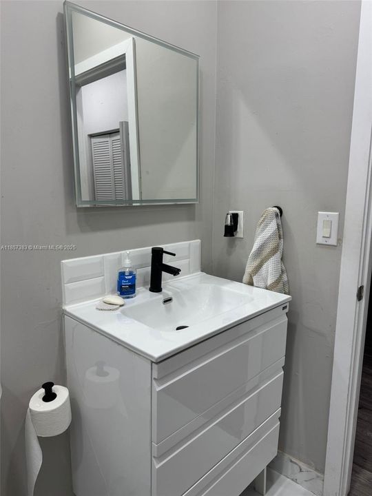 На продажу: $489,000 (3 спален, 2 ванн, 1706 Квадратных фут)