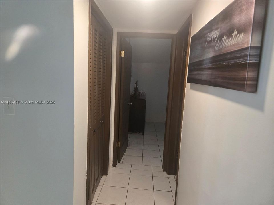 Active With Contract: $169,000 (2 beds, 2 baths, 899 Square Feet)