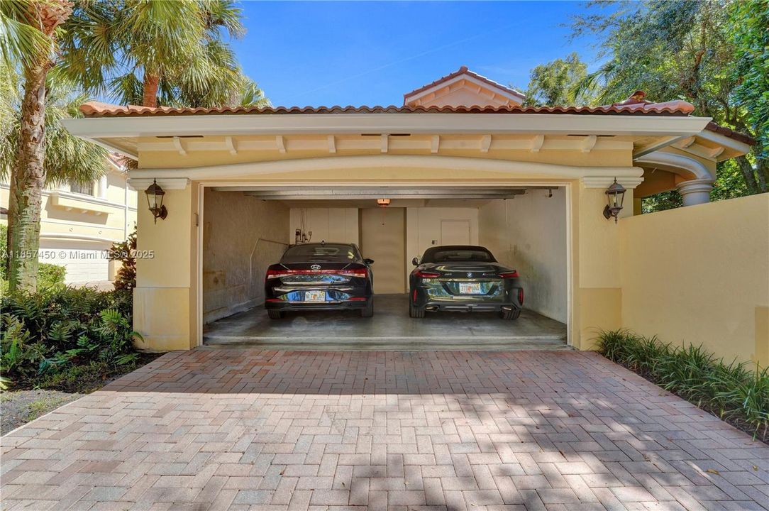 Plenty of room for 2 cars and guests