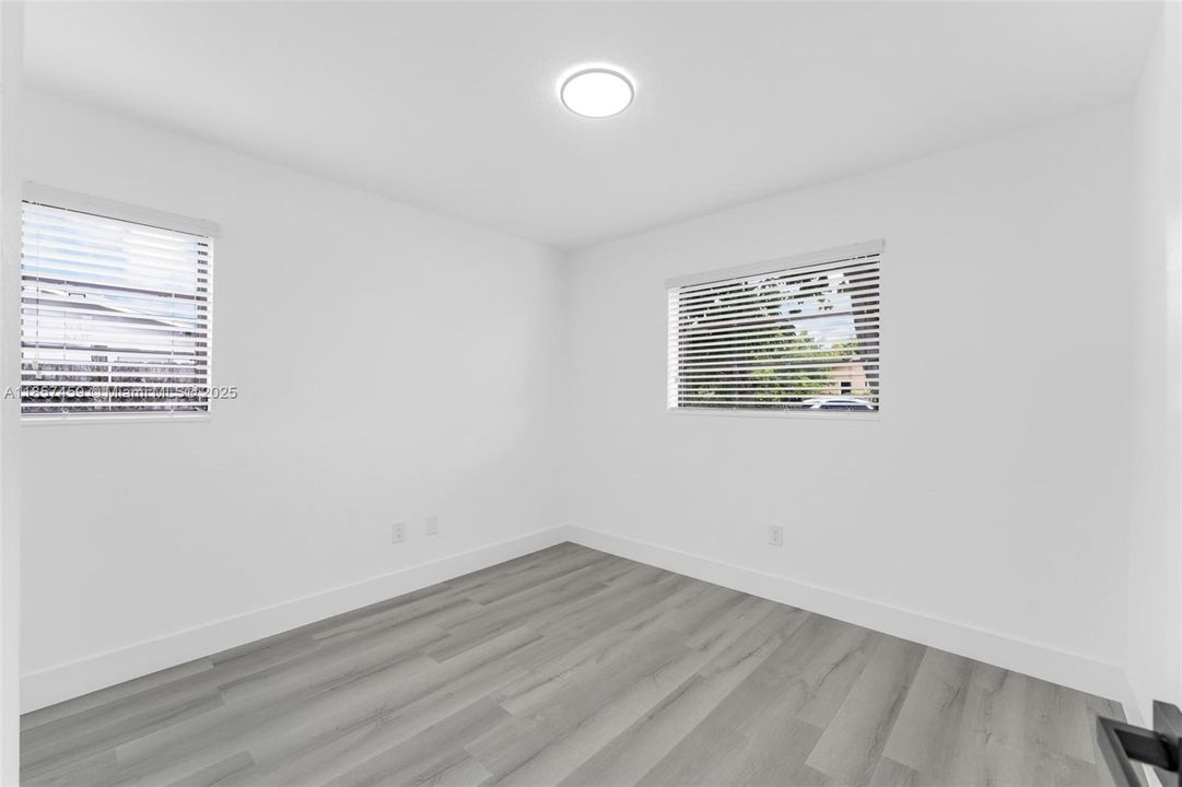 Недавно продано: $589,000 (4 спален, 2 ванн, 1272 Квадратных фут)