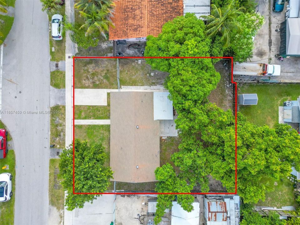 Недавно продано: $589,000 (4 спален, 2 ванн, 1272 Квадратных фут)