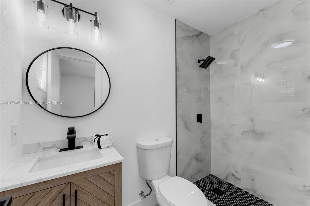 Недавно продано: $589,000 (4 спален, 2 ванн, 1272 Квадратных фут)