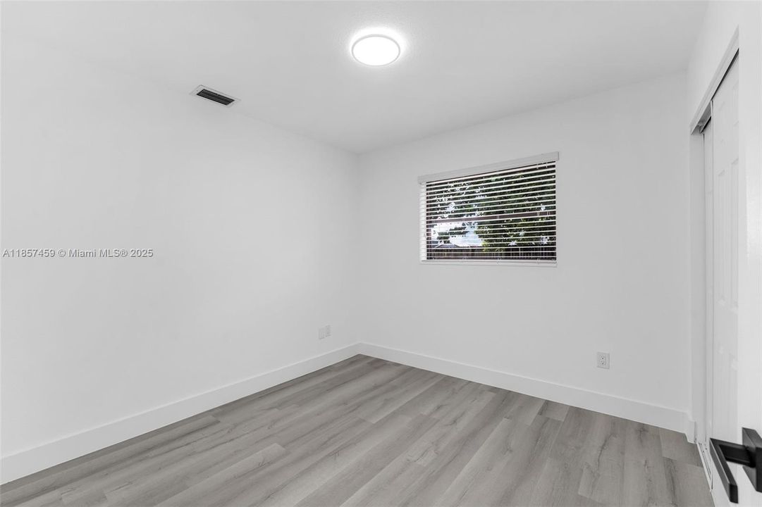 Недавно продано: $589,000 (4 спален, 2 ванн, 1272 Квадратных фут)