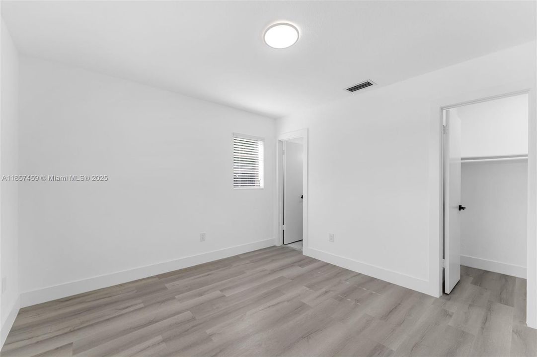 Недавно продано: $589,000 (4 спален, 2 ванн, 1272 Квадратных фут)