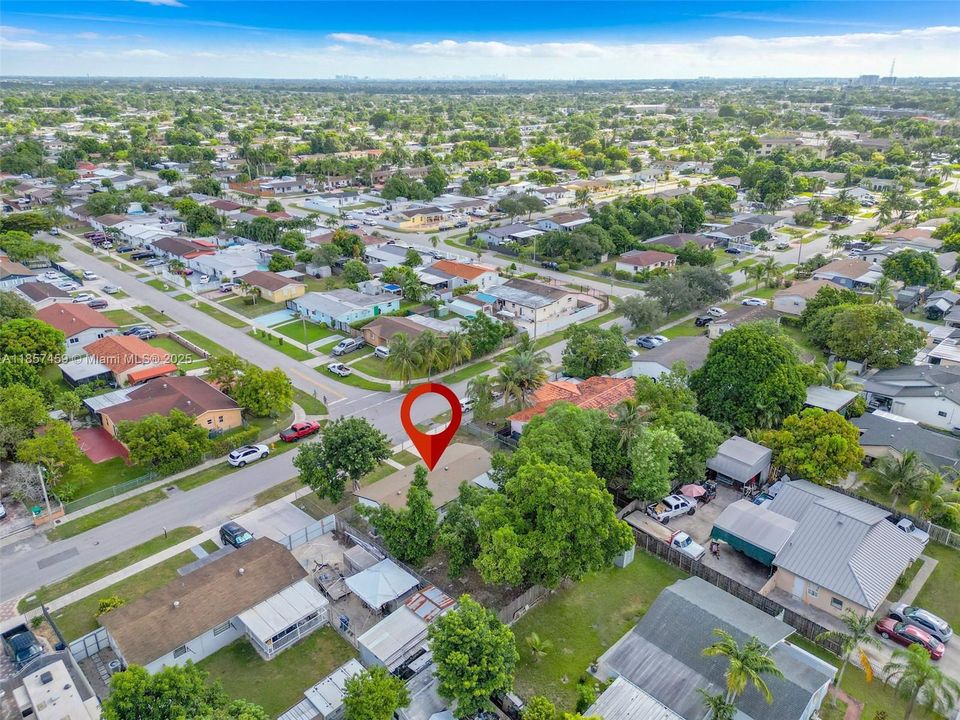 Недавно продано: $589,000 (4 спален, 2 ванн, 1272 Квадратных фут)