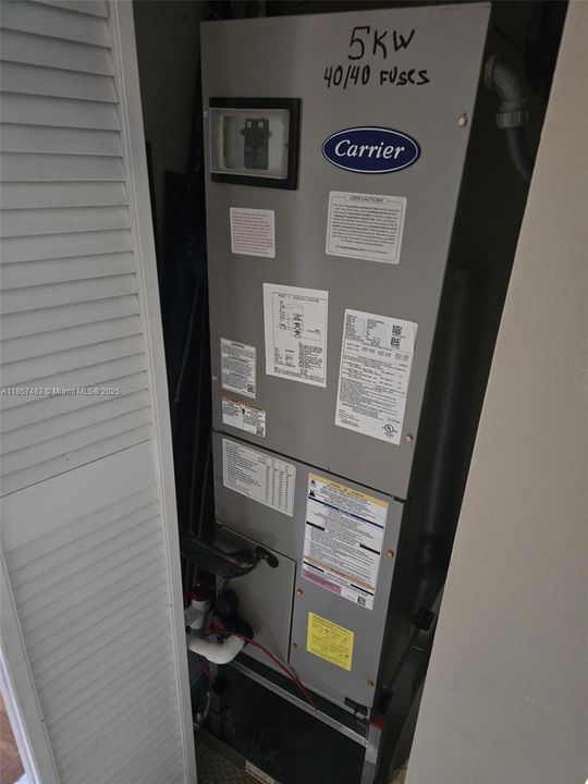 For Sale: $158,000 (1 beds, 1 baths, 720 Square Feet)