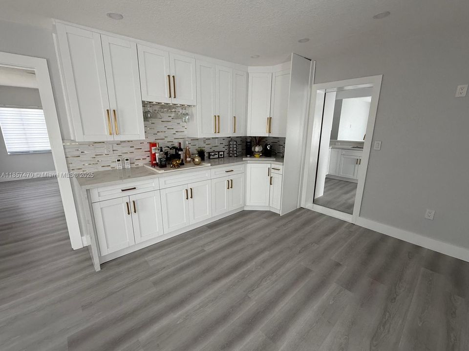 For Sale: $725,000 (3 beds, 2 baths, 1428 Square Feet)