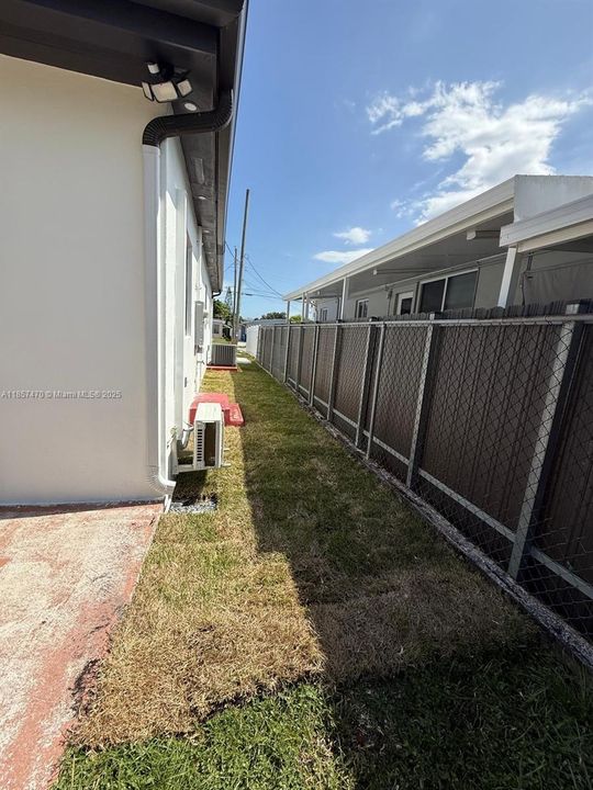 For Sale: $725,000 (3 beds, 2 baths, 1428 Square Feet)