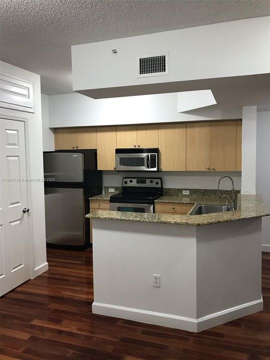 На продажу: $469,000 (2 спален, 2 ванн, 1316 Квадратных фут)