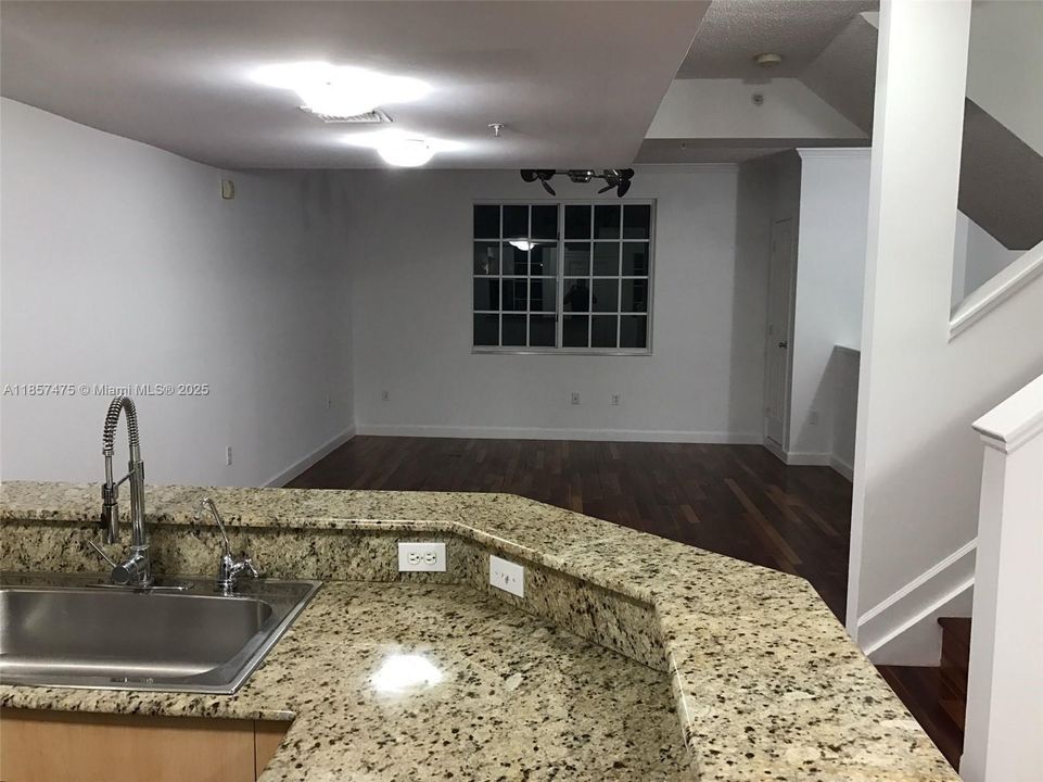 На продажу: $469,000 (2 спален, 2 ванн, 1316 Квадратных фут)