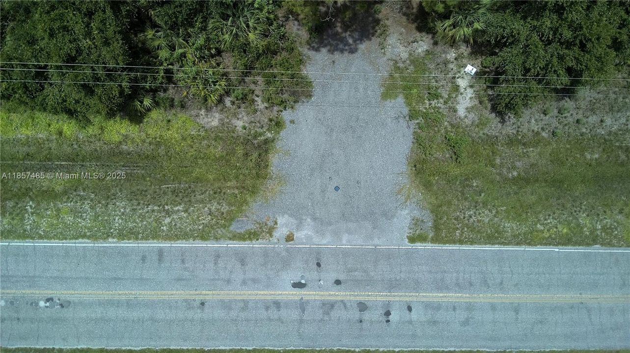 En Venta: $87,000 (1.27 acres)