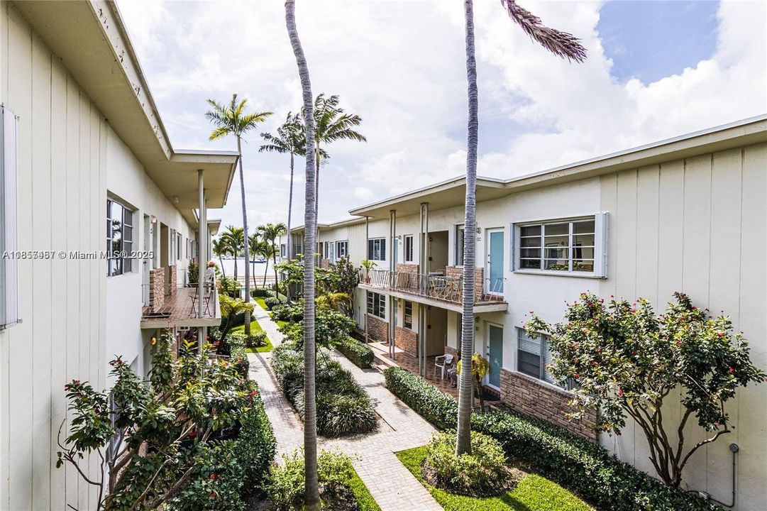 For Sale: $509,900 (1 beds, 1 baths, 664 Square Feet)