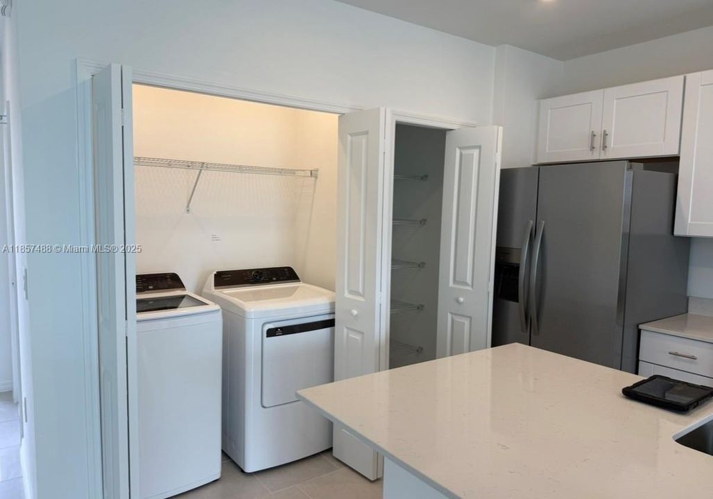 出租: $1,699 (3 贝兹, 2 浴室, 0 平方英尺)