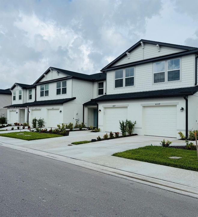 出租: $1,699 (3 贝兹, 2 浴室, 0 平方英尺)