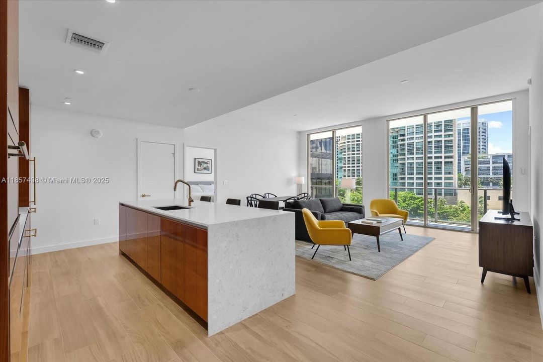 Recently Sold: $1,495,000 (2 beds, 2 baths, 1300 Square Feet)