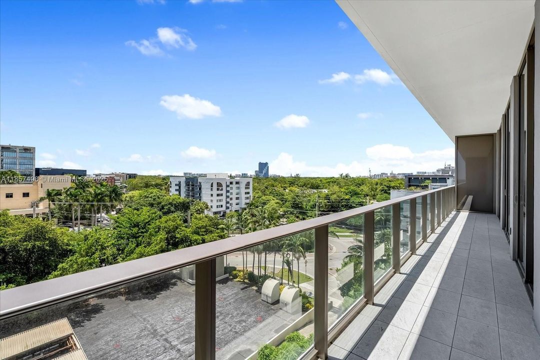 Recently Sold: $1,495,000 (2 beds, 2 baths, 1300 Square Feet)