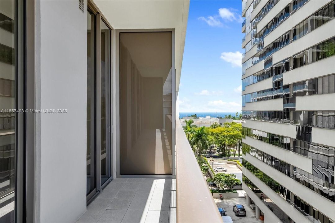 Recently Sold: $1,495,000 (2 beds, 2 baths, 1300 Square Feet)