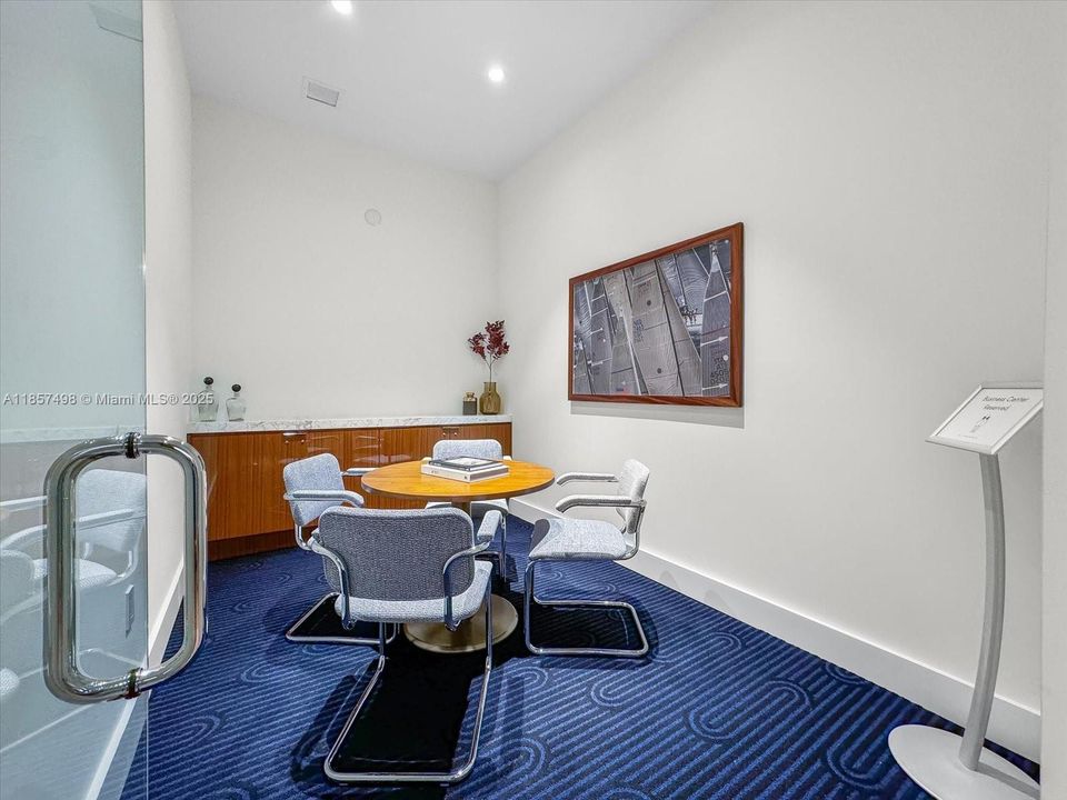 Recently Sold: $1,495,000 (2 beds, 2 baths, 1300 Square Feet)