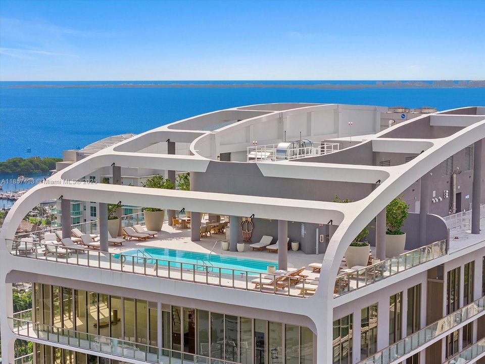 Recently Sold: $1,495,000 (2 beds, 2 baths, 1300 Square Feet)