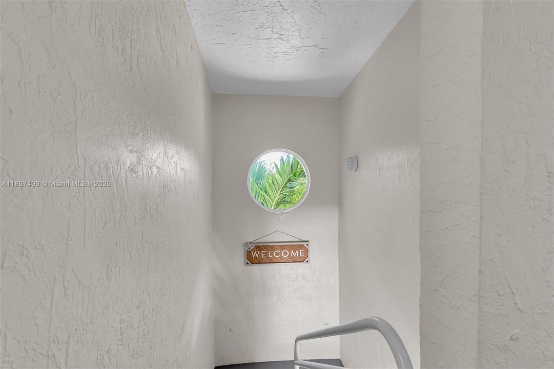 Covered Entryway stairs