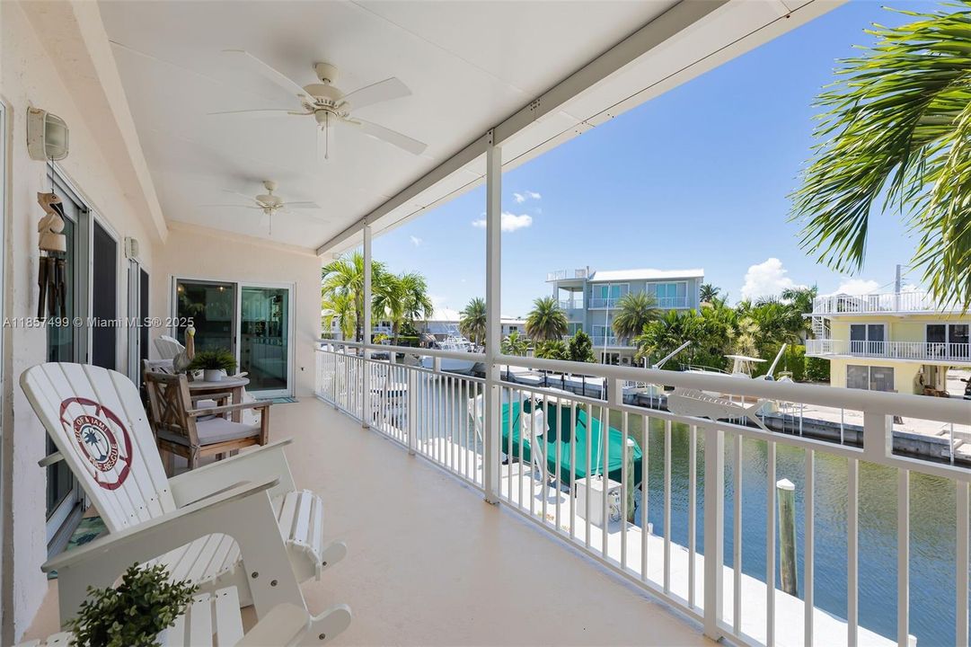 En Venta: $3,000,000 (3 camas, 3 baños, 2374 Pies cuadrados)