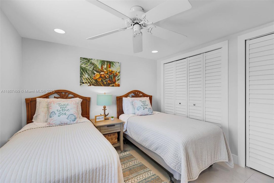 En Venta: $3,000,000 (3 camas, 3 baños, 2374 Pies cuadrados)