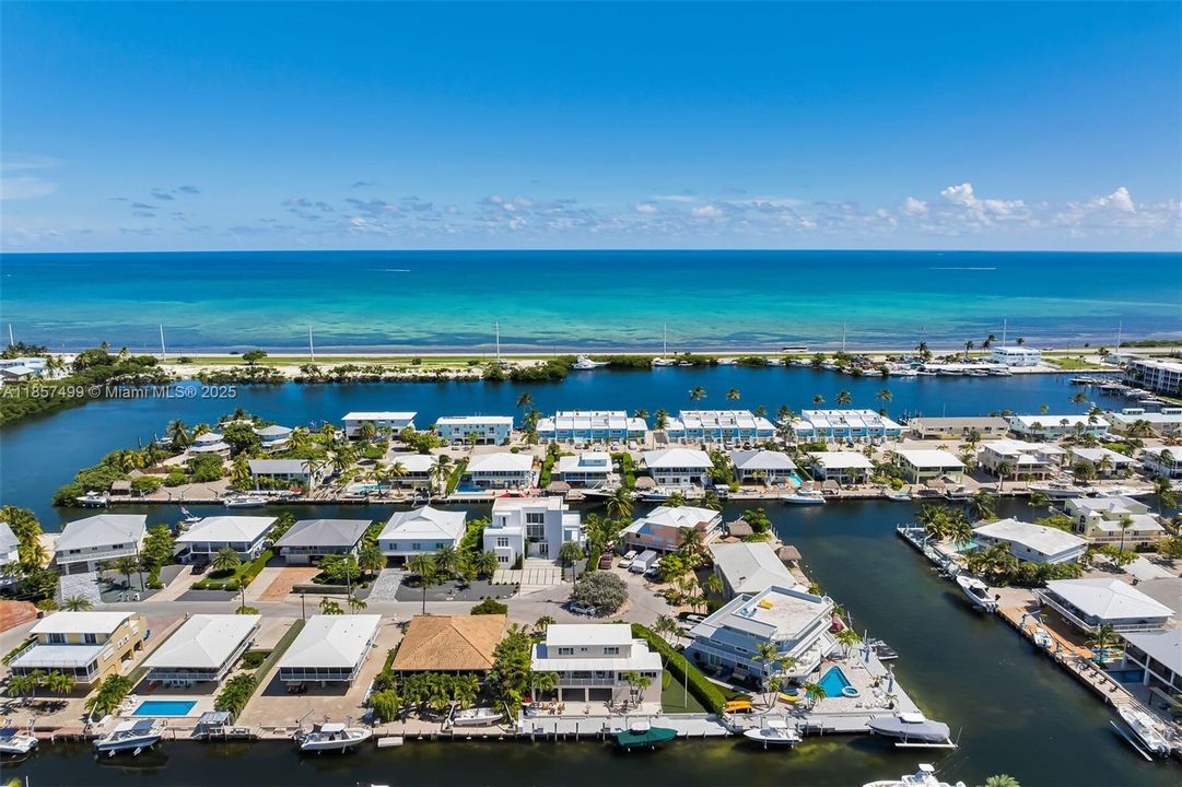 En Venta: $3,000,000 (3 camas, 3 baños, 2374 Pies cuadrados)