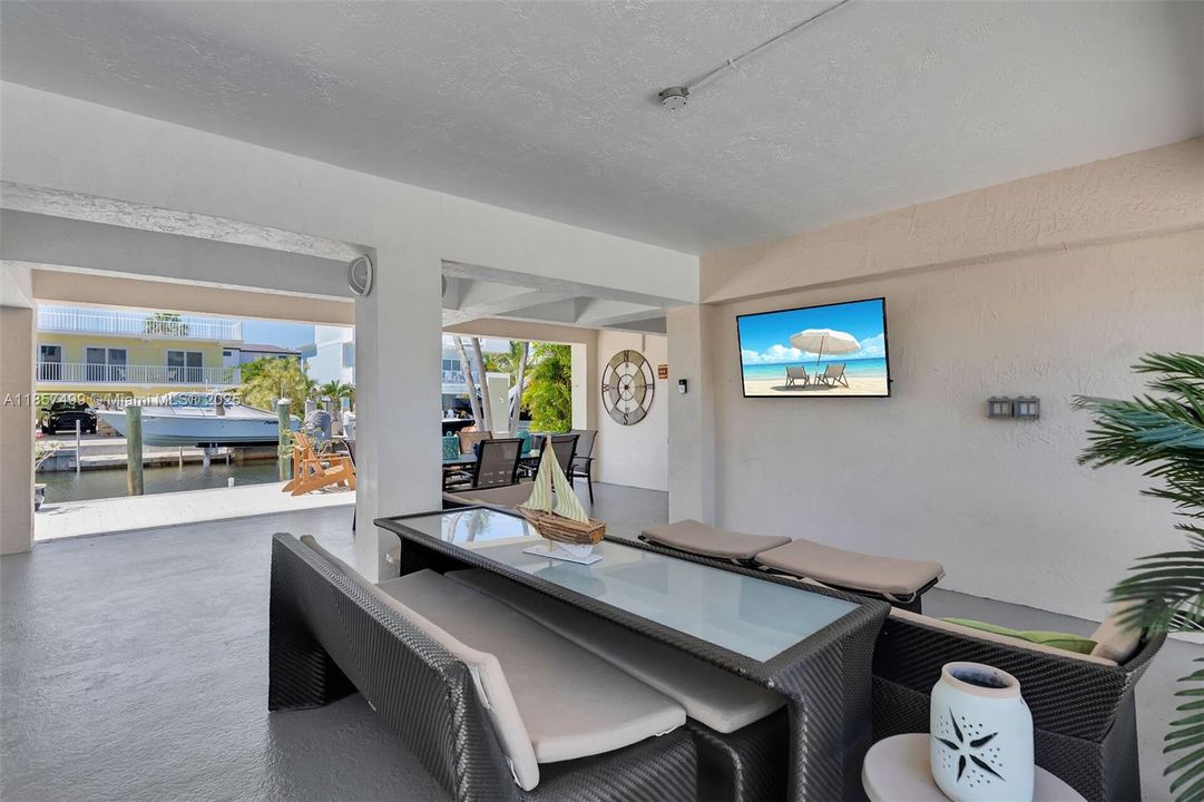 Large breezy open patio