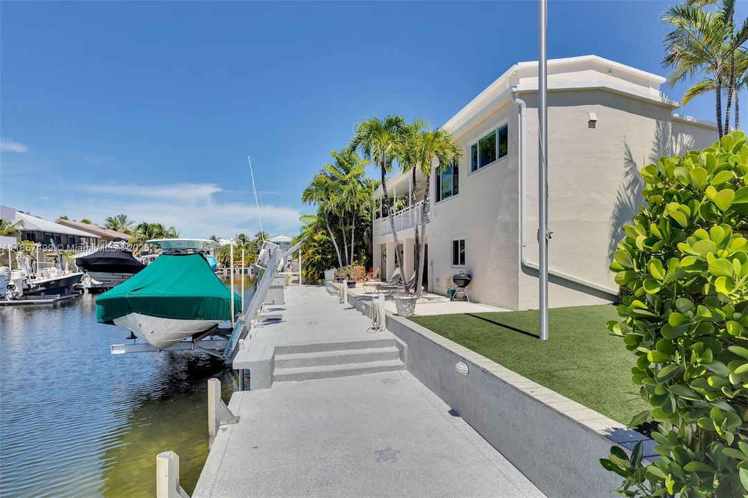 En Venta: $3,000,000 (3 camas, 3 baños, 2374 Pies cuadrados)