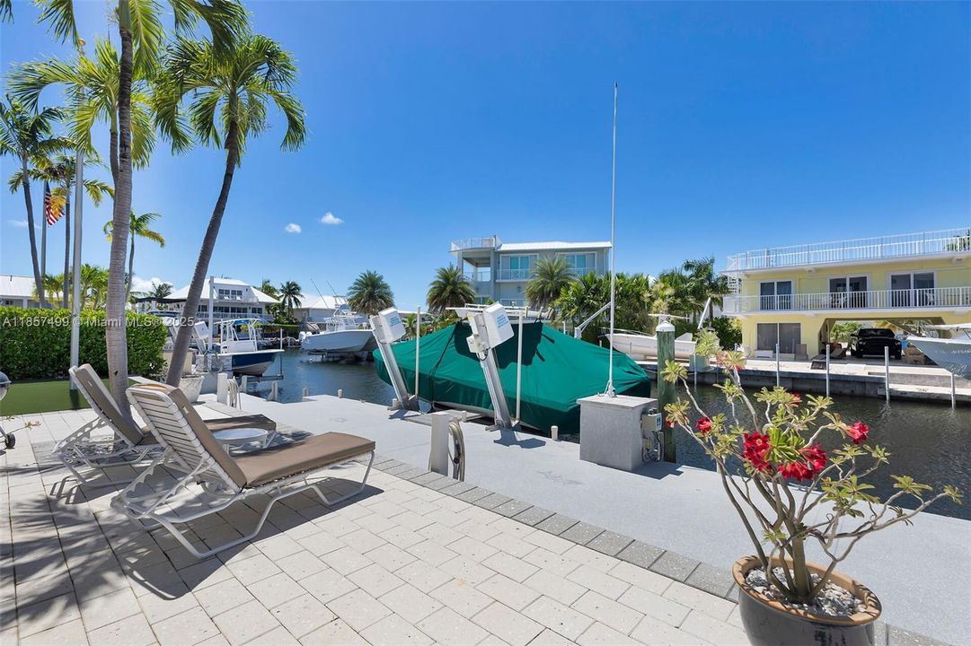 En Venta: $3,000,000 (3 camas, 3 baños, 2374 Pies cuadrados)