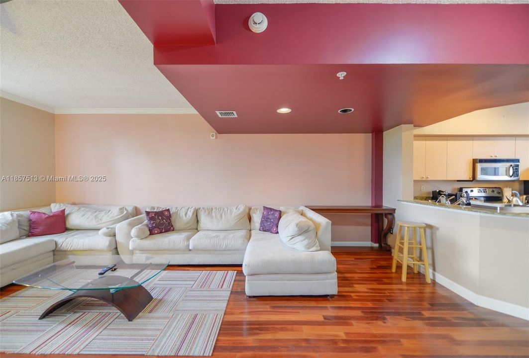 For Sale: $565,000 (3 beds, 2 baths, 1481 Square Feet)