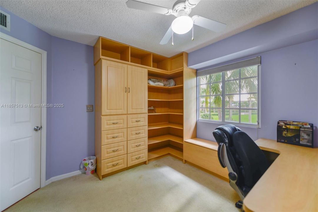 For Sale: $565,000 (3 beds, 2 baths, 1481 Square Feet)