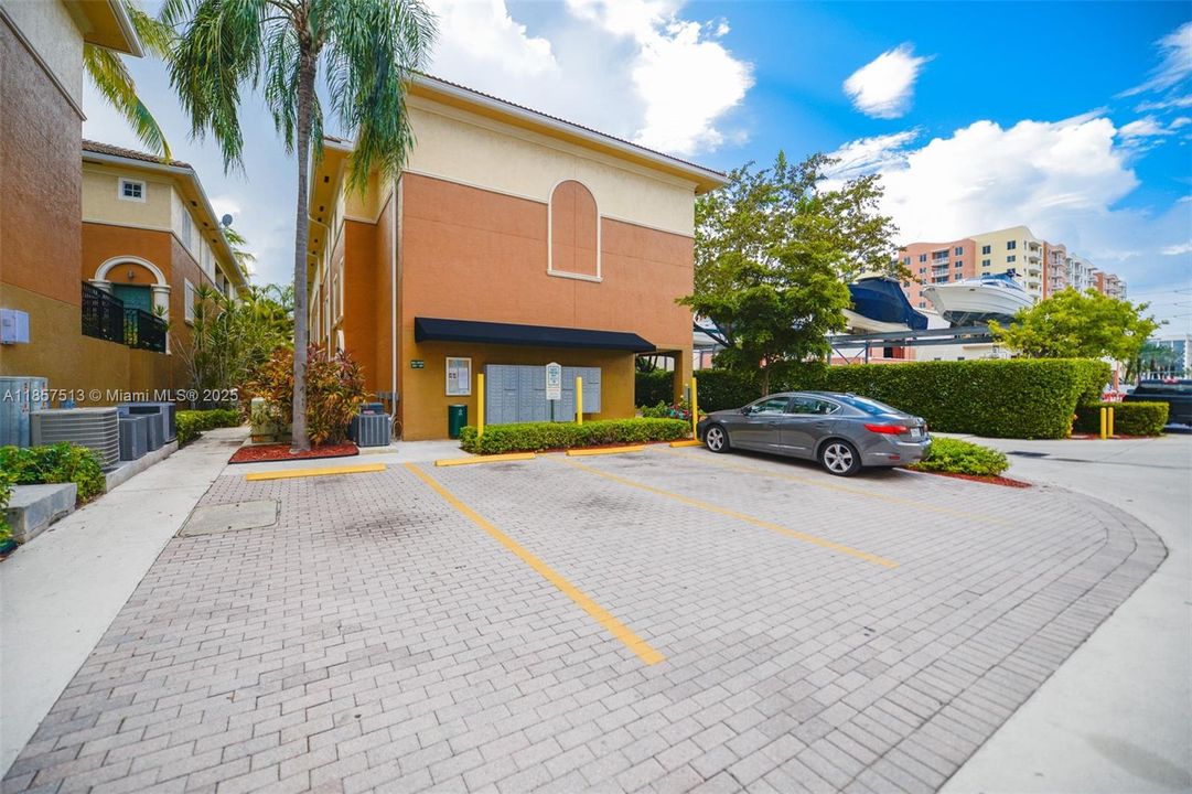 For Sale: $565,000 (3 beds, 2 baths, 1481 Square Feet)