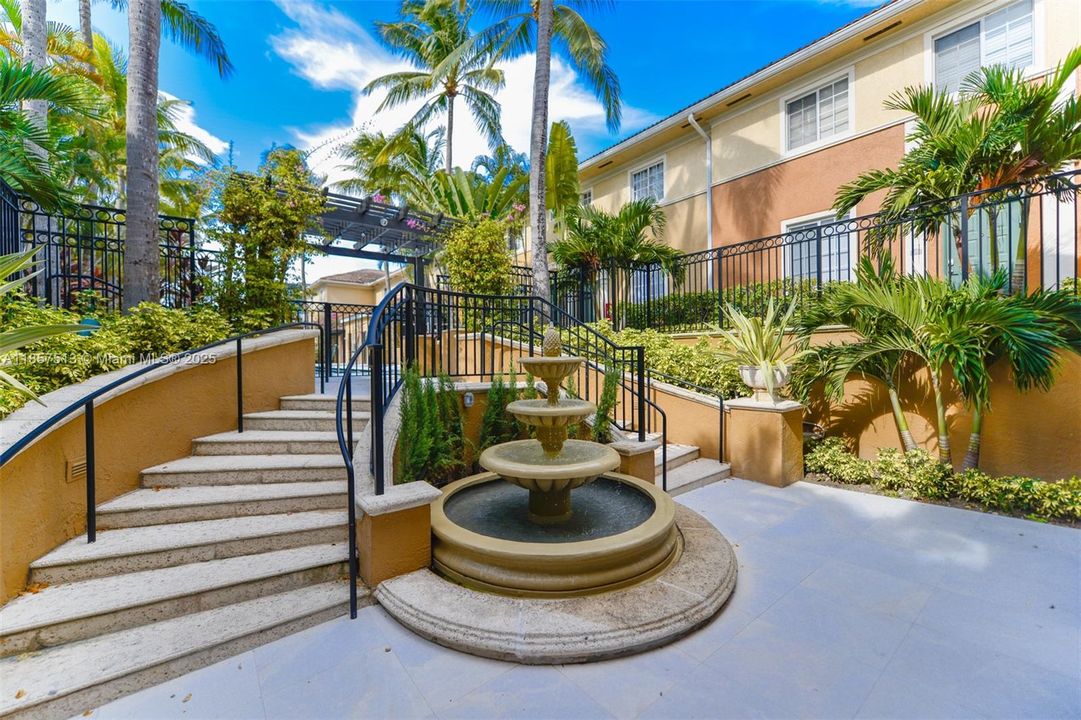 For Sale: $565,000 (3 beds, 2 baths, 1481 Square Feet)