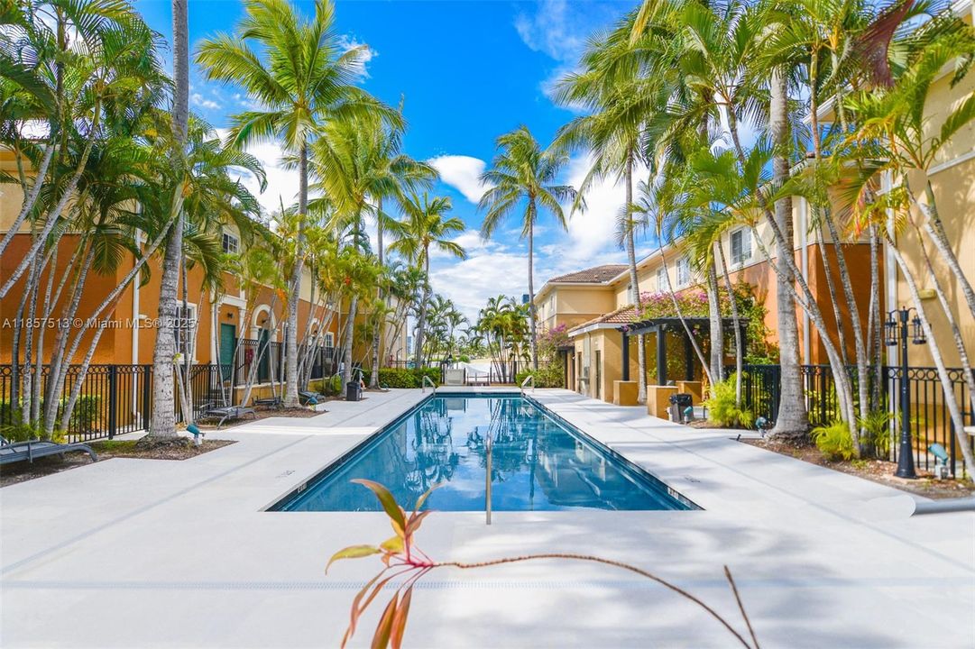 For Sale: $565,000 (3 beds, 2 baths, 1481 Square Feet)