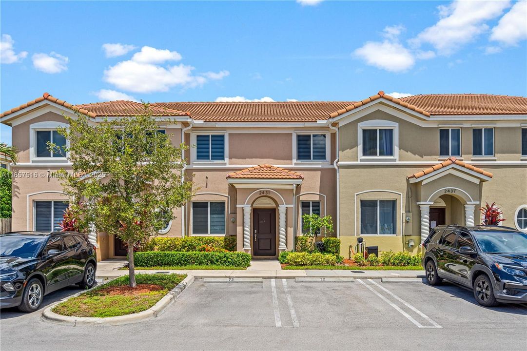 На продажу: $310,000 (3 спален, 2 ванн, 1302 Квадратных фут)