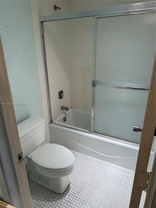 Под контрактом: $240,000 (3 спален, 2 ванн, 1620 Квадратных фут)