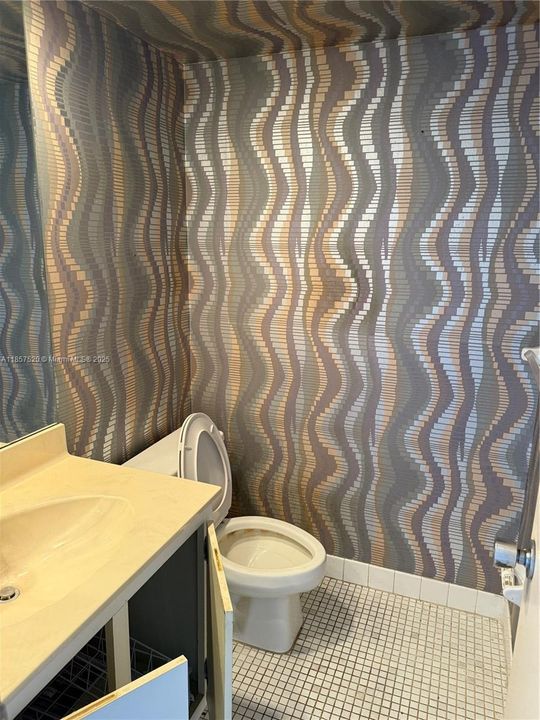 Под контрактом: $240,000 (3 спален, 2 ванн, 1620 Квадратных фут)