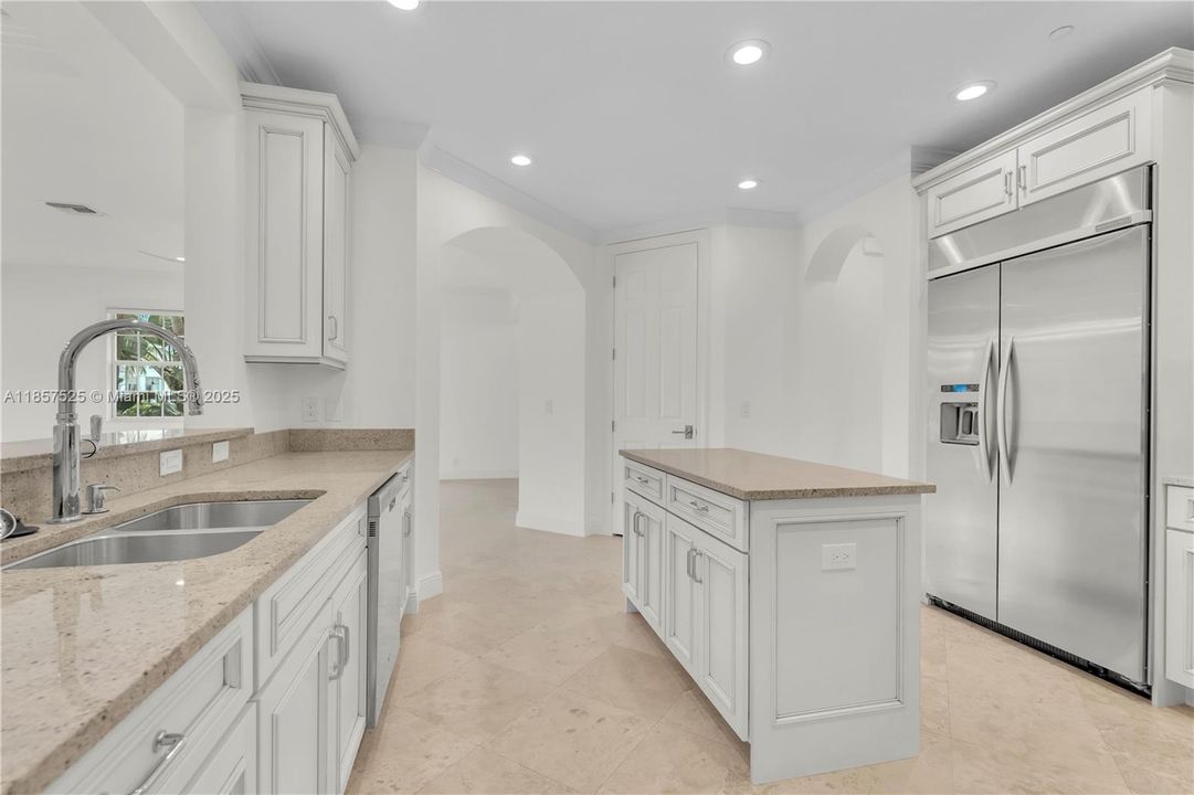 En Venta: $2,550,000 (3 camas, 2 baños, 1920 Pies cuadrados)