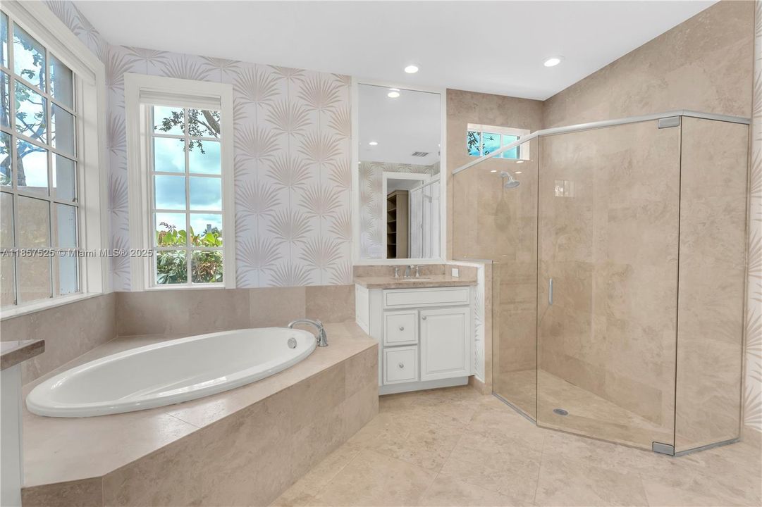 En Venta: $2,550,000 (3 camas, 2 baños, 1920 Pies cuadrados)