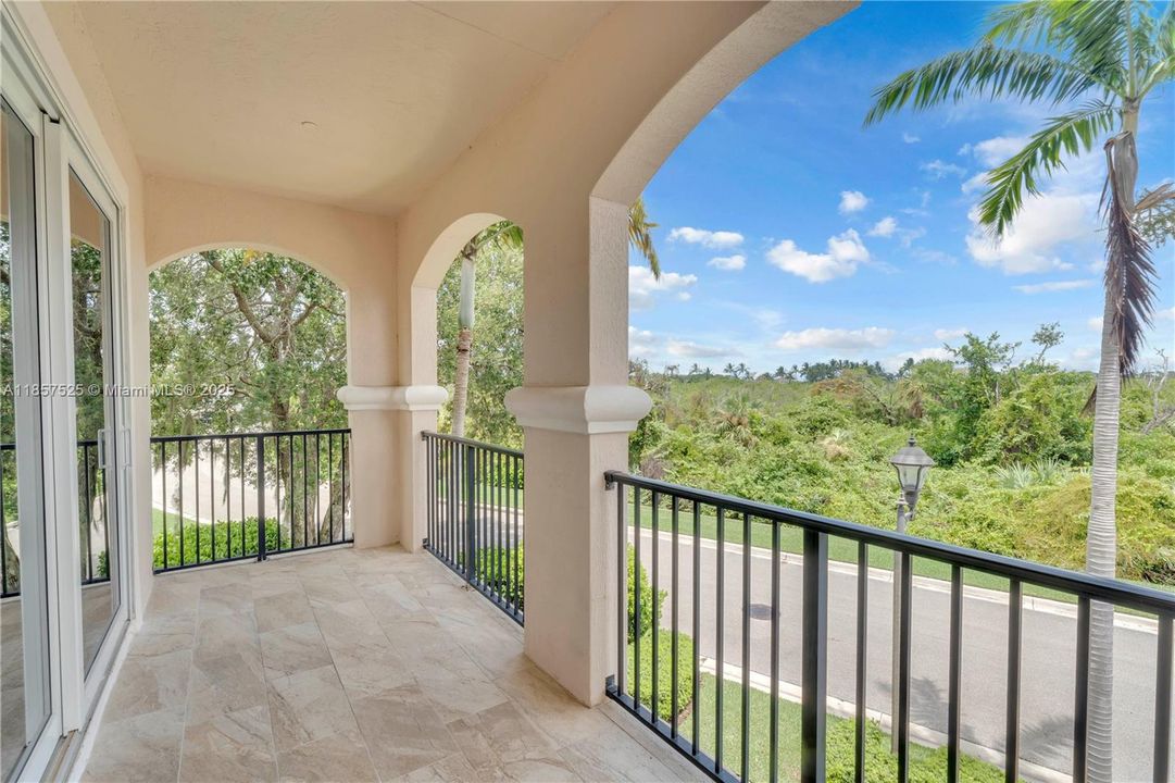 En Venta: $2,550,000 (3 camas, 2 baños, 1920 Pies cuadrados)