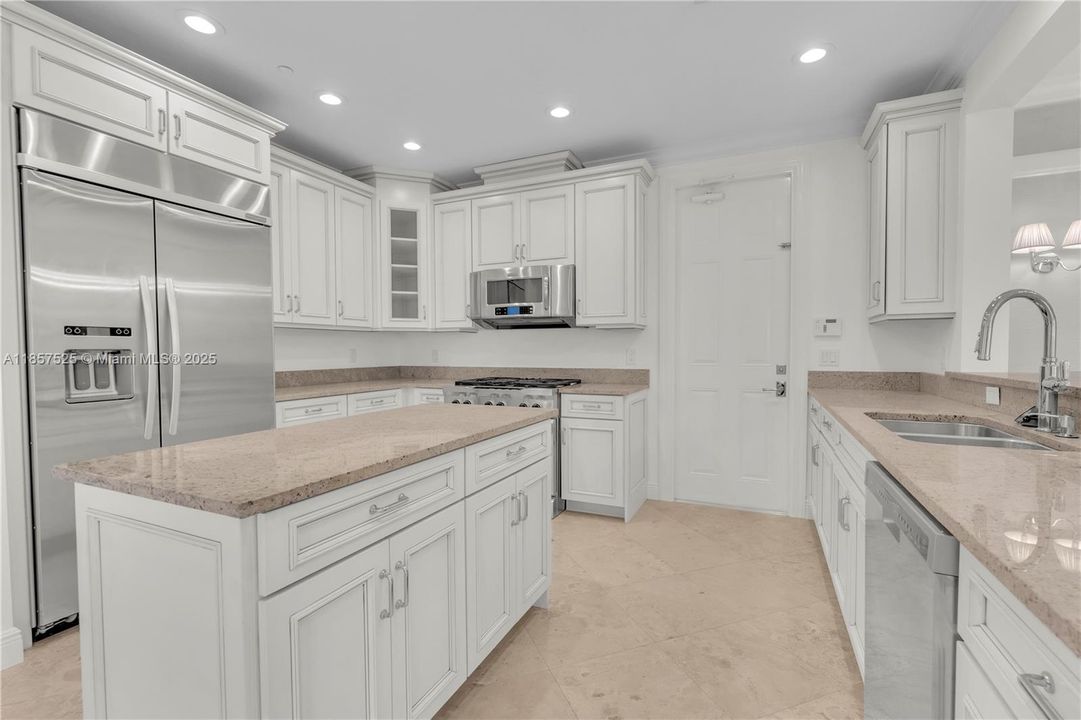 En Venta: $2,550,000 (3 camas, 2 baños, 1920 Pies cuadrados)