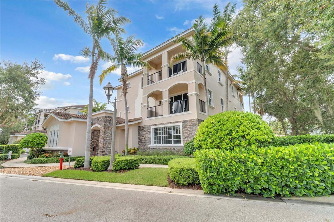 En Venta: $2,550,000 (3 camas, 2 baños, 1920 Pies cuadrados)