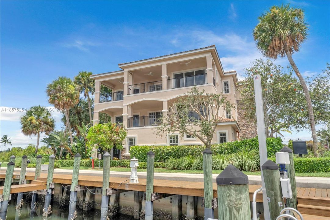 En Venta: $2,550,000 (3 camas, 2 baños, 1920 Pies cuadrados)