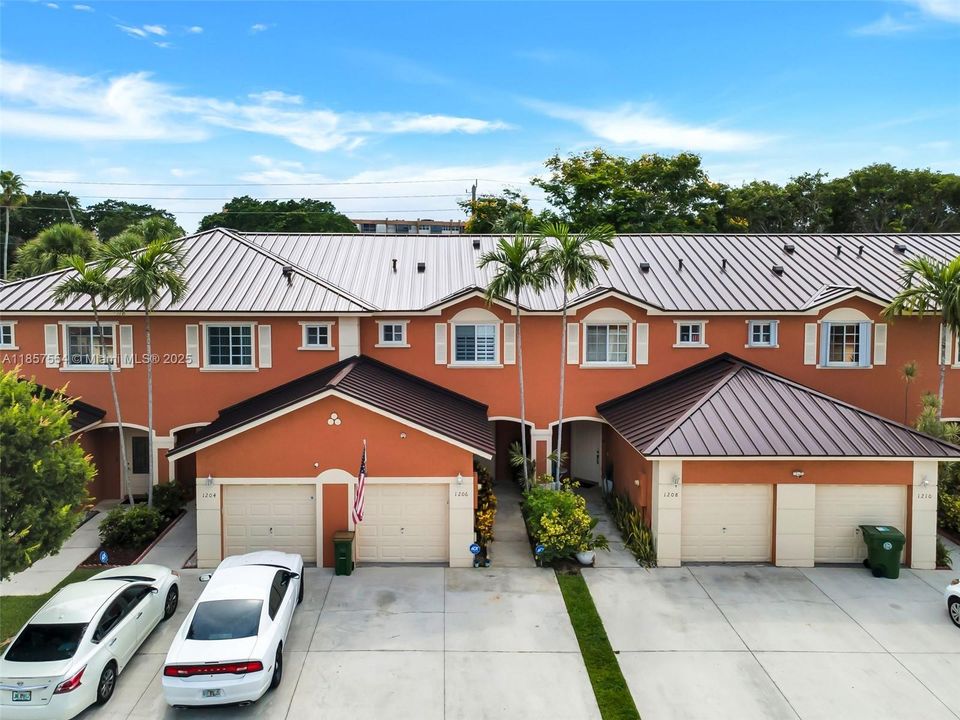 最近售出: $444,999 (2 贝兹, 2 浴室, 1312 平方英尺)