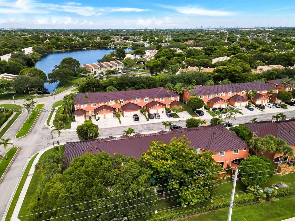 最近售出: $444,999 (2 贝兹, 2 浴室, 1312 平方英尺)