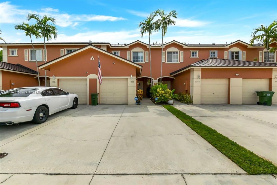 最近售出: $444,999 (2 贝兹, 2 浴室, 1312 平方英尺)